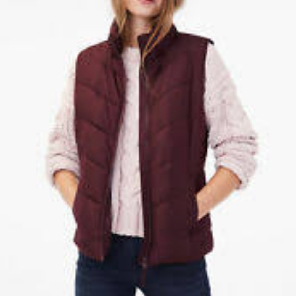 AEROPOSTALE Chevron burgundy puffer vest